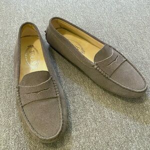 Tods Gommini Driving Loafer Grey Suede Moccasin Flats Rubber Outsole US 8 EU 38